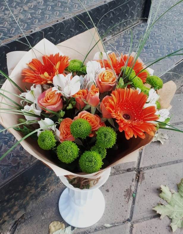 Букет цветов из: Герберы, Хризантемы, Альстромерии и Розы в Ирбейском