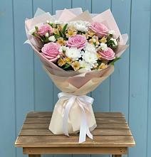 Букет цветов из:  Гвоздики, Орхидеи и Розы #REPLACE_PRED# Ирбейском