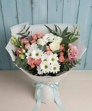 Букет цветов из:  Розы, Лизиантусы и Хризантемы в Ирбейском