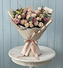 Букет цветов из:  Розы и Лизиантусы в Ирбейском