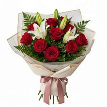Букет цветов из:  Лилии и Розы в Ирбейском