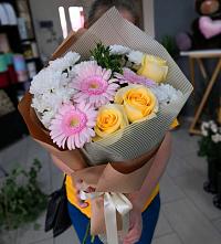 Букет цветов из:  Герберы, Розы и Хризантемы в Ирбейском