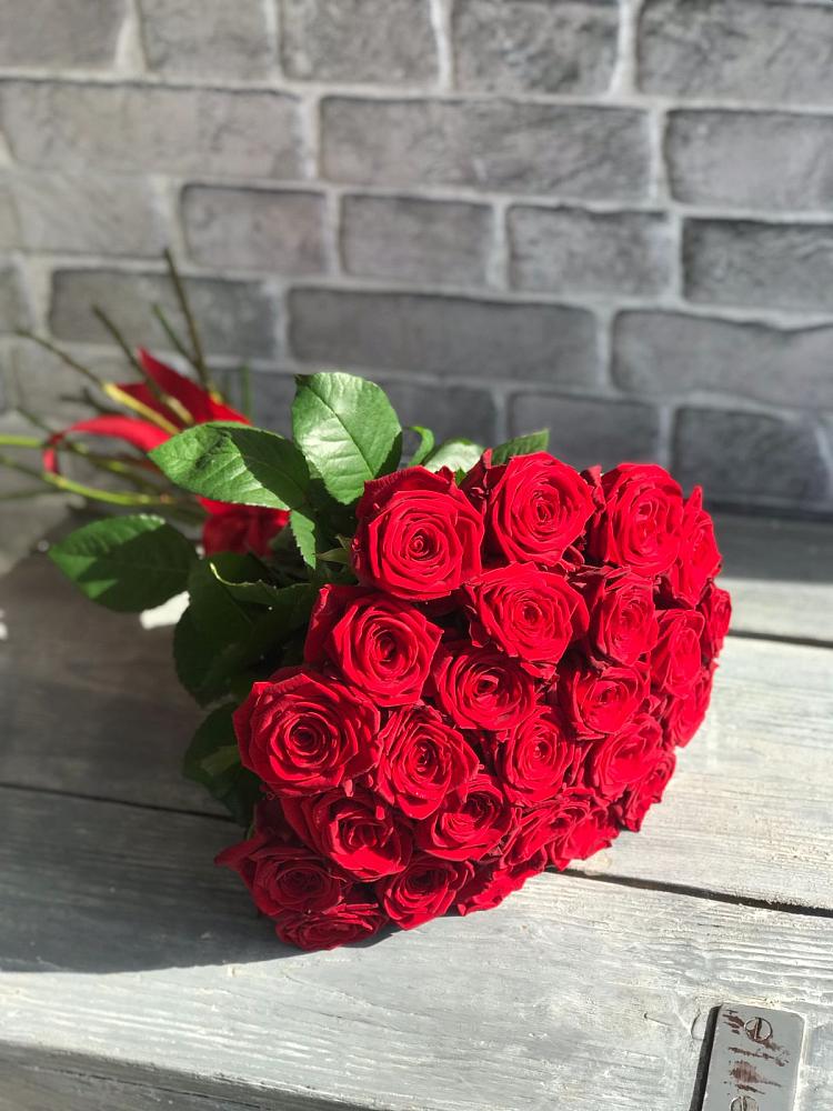 Букет Красные розы Фридом в Ирбейском