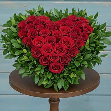 Цветочная композиция из Розы в виде сердца в Ирбейском