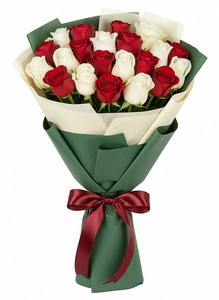 Букет Микс из красных и белых роз в Ирбейском