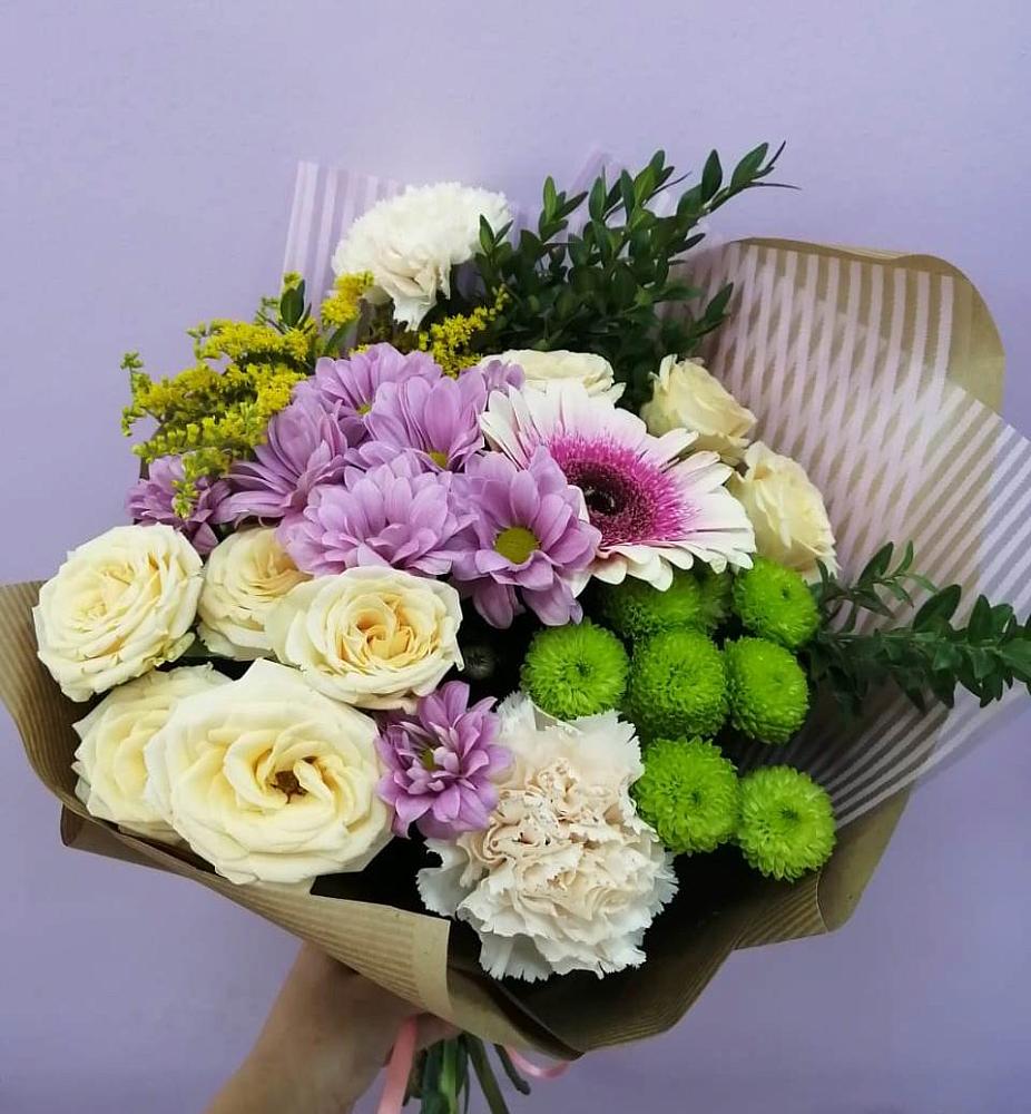 Букет цветов из: Хризантемы, Розы, Гвоздики и Герберы в Ирбейском