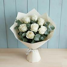 Букет Белые розы в Эвкалипте в Ирбейском