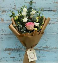 Букет цветов из:  Розы и Лизиантусы в Ирбейском