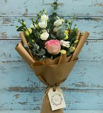 Букет цветов из:  Розы и Лизиантусы в Ирбейском