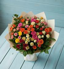 Букет Микс из разноцветных кустовых роз в Ирбейском